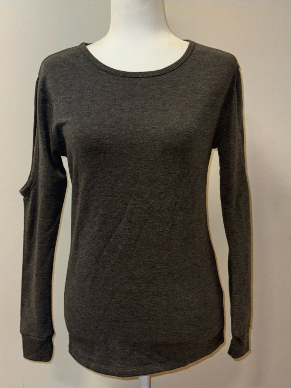 Women’s Charcoal Gray Cutout Long Sleeve Top